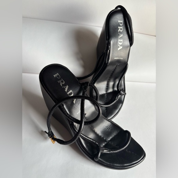 Prada Black Leather Wedge Heel Platform Sandals 
Pre-owned size 37.5 - Picture 1 of 12